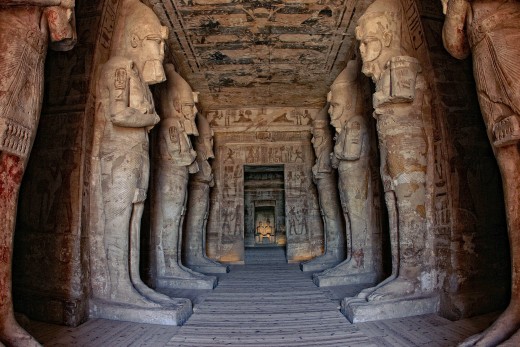 Abu-Simbel-Interior-e1366640685936